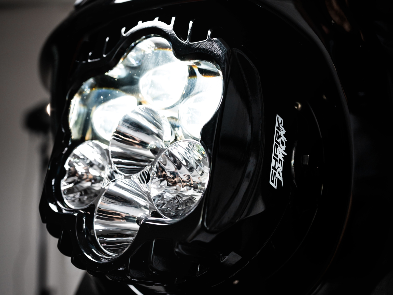 SHARK DEMON™ 2 PERFORMANCE LED HEADLIGHT FOR LOW RIDER ST