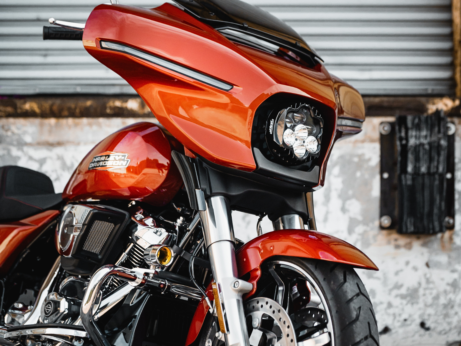 SHARK DEMON™ PERFORMANCE LED HEADLIGHT FOR 23.5-25 STREET GLIDE