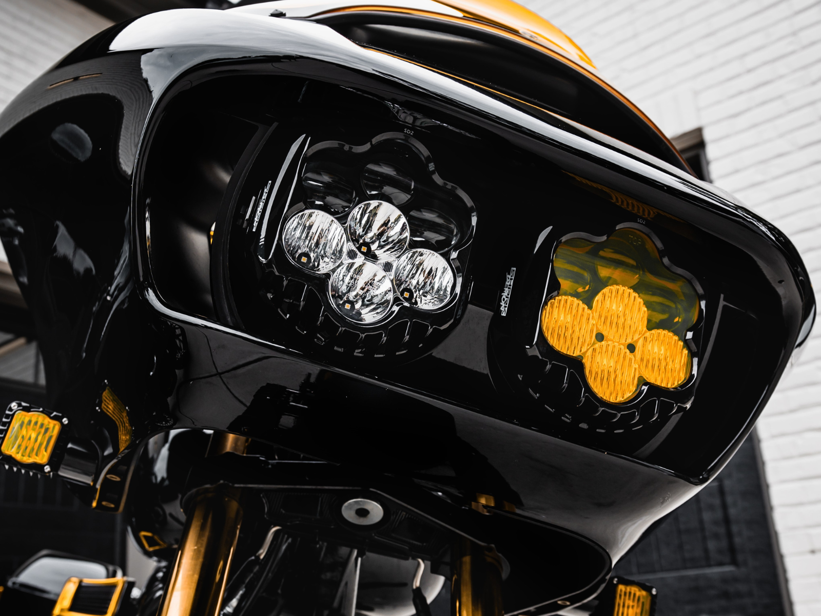 SHARK DEMON™ HEADLIGHT + FOG LAMP COMBO KIT FOR ROAD GLIDE